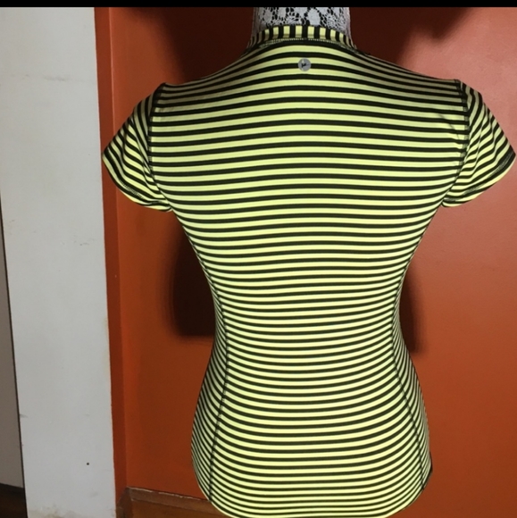 Size Xs 90° degrees by reflex workout top - Picture 4 of 16